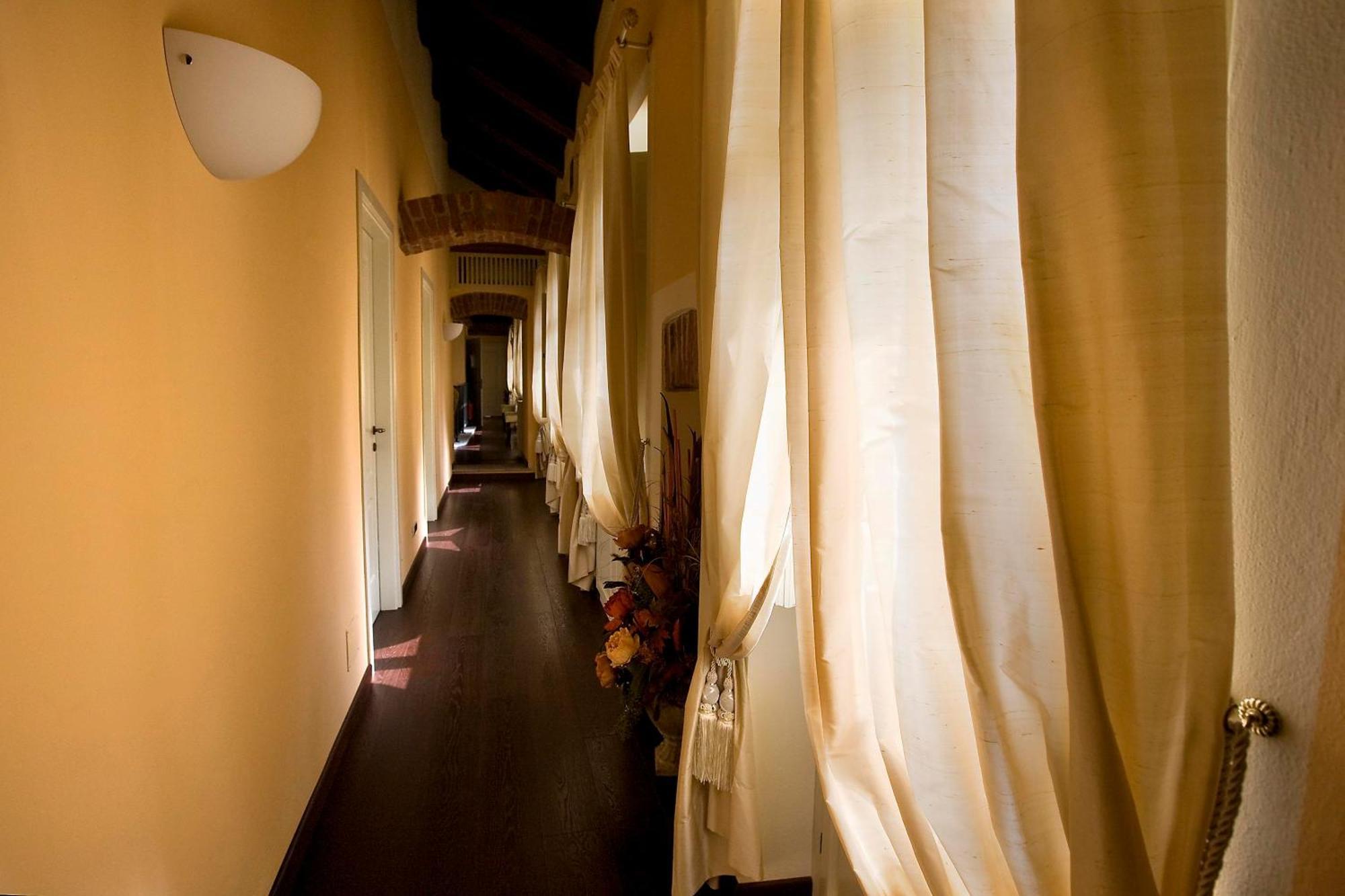 Hotel Cascina Di Corte Venaria Reale Bagian luar foto