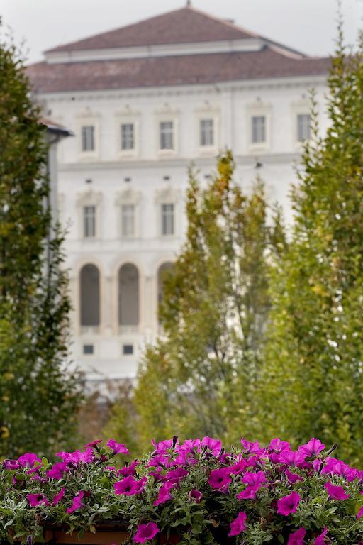 Hotel Cascina Di Corte Venaria Reale Bagian luar foto